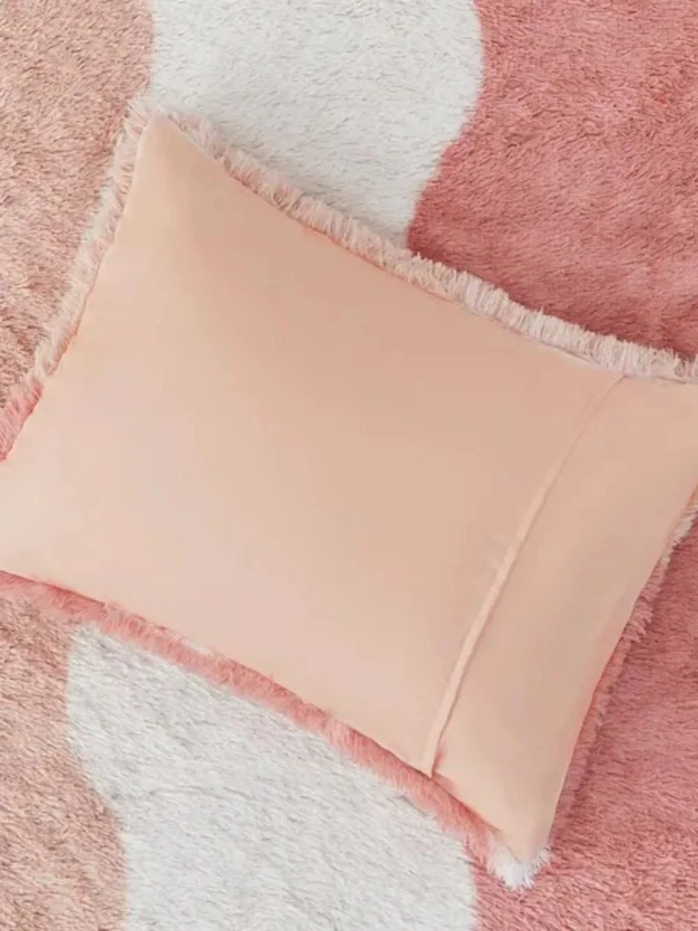 Intelligent Design Pink Shaggy Faux Fur Full Queen Comforter Set